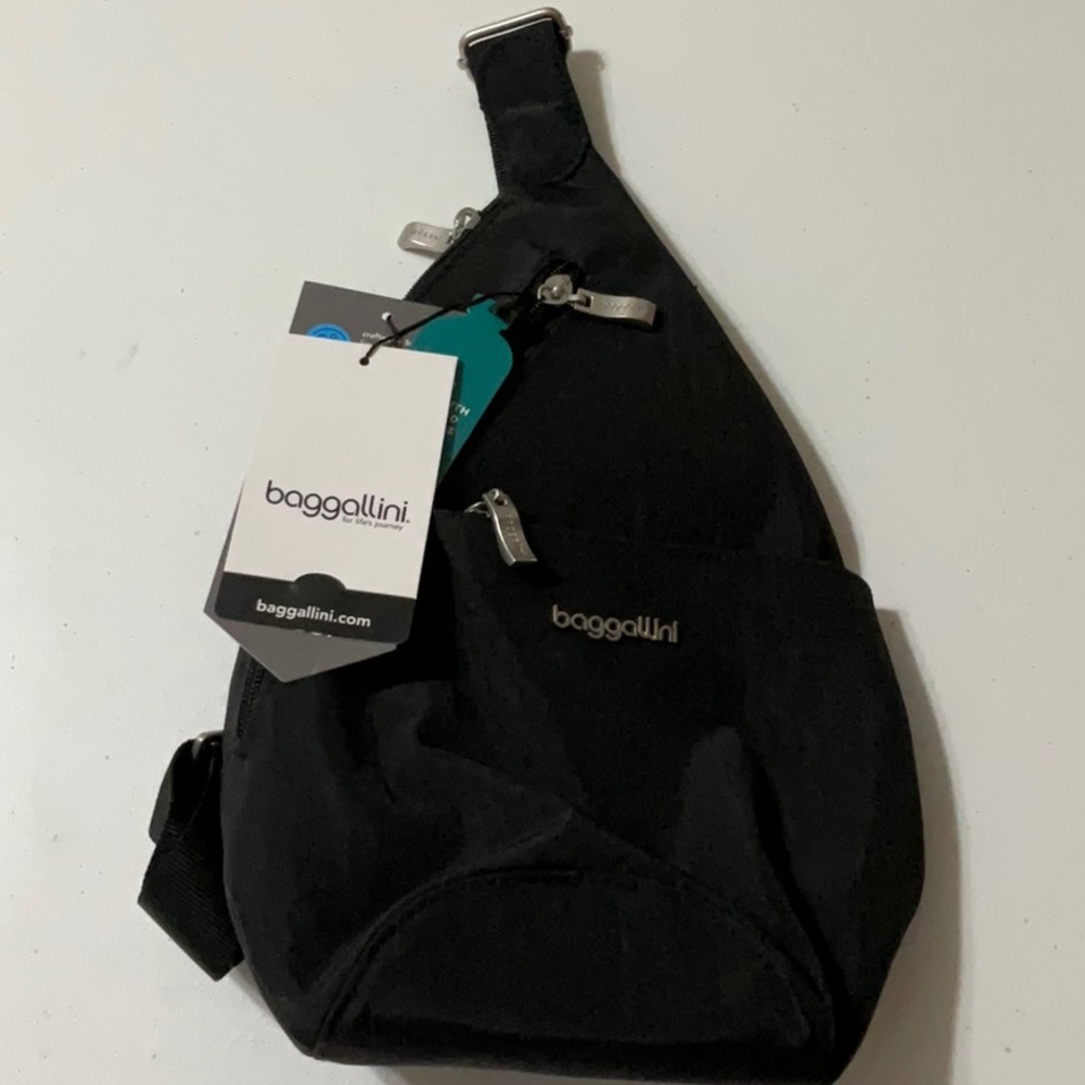 NWT Baggallini Mini Sling
